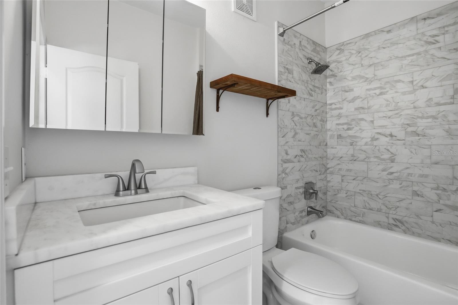 Image 15 of 28 For 8843 Villa View Circle 204