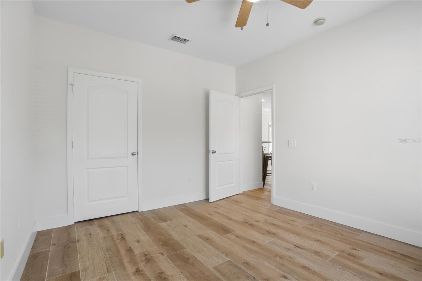 Image 17 of 28 For 8843 Villa View Circle 204