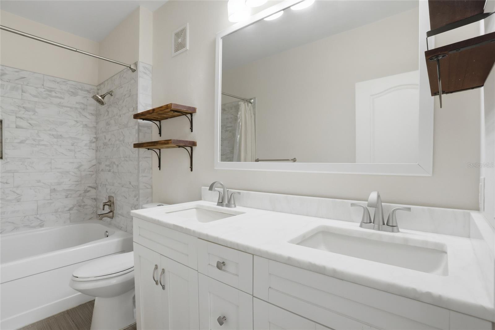 Image 21 of 28 For 8843 Villa View Circle 204