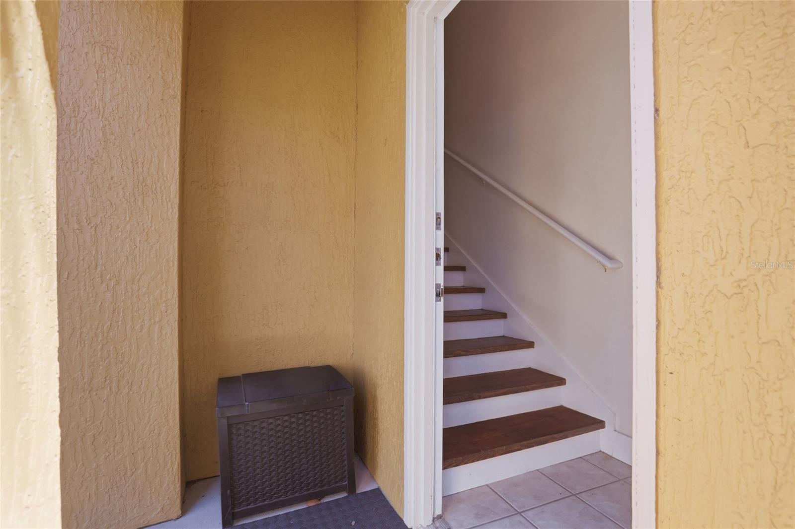 Image 4 of 28 For 8843 Villa View Circle 204