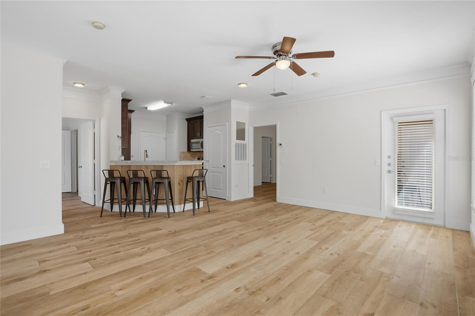 Image 7 of 28 For 8843 Villa View Circle 204