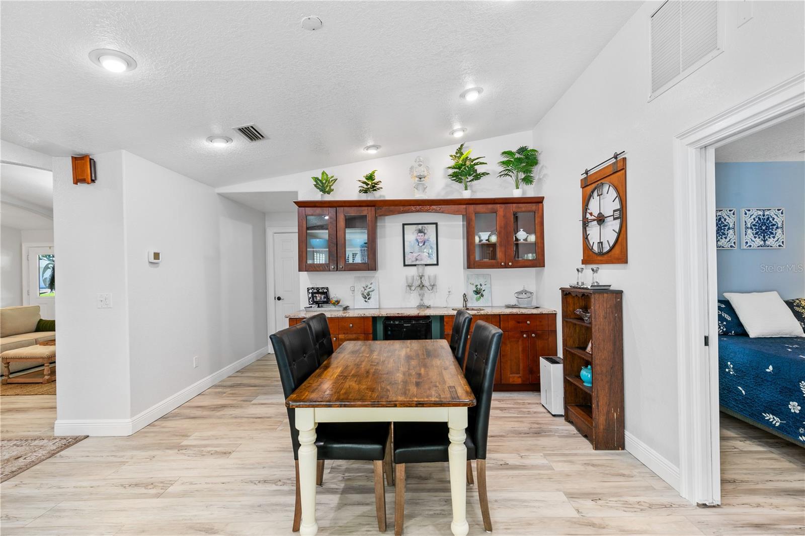 Image 20 of 43 For 4230 Havana Drive