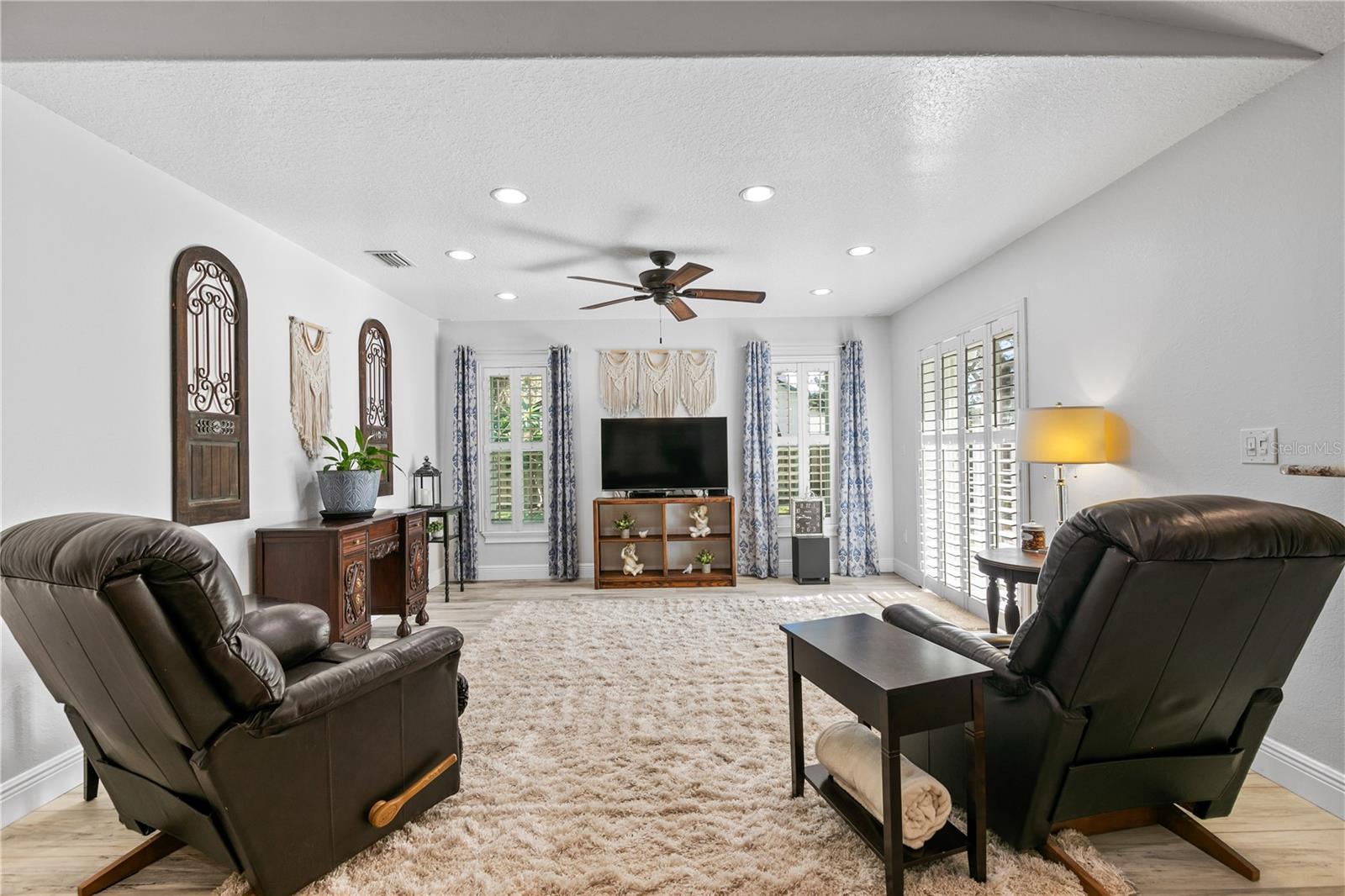 Image 22 of 43 For 4230 Havana Drive