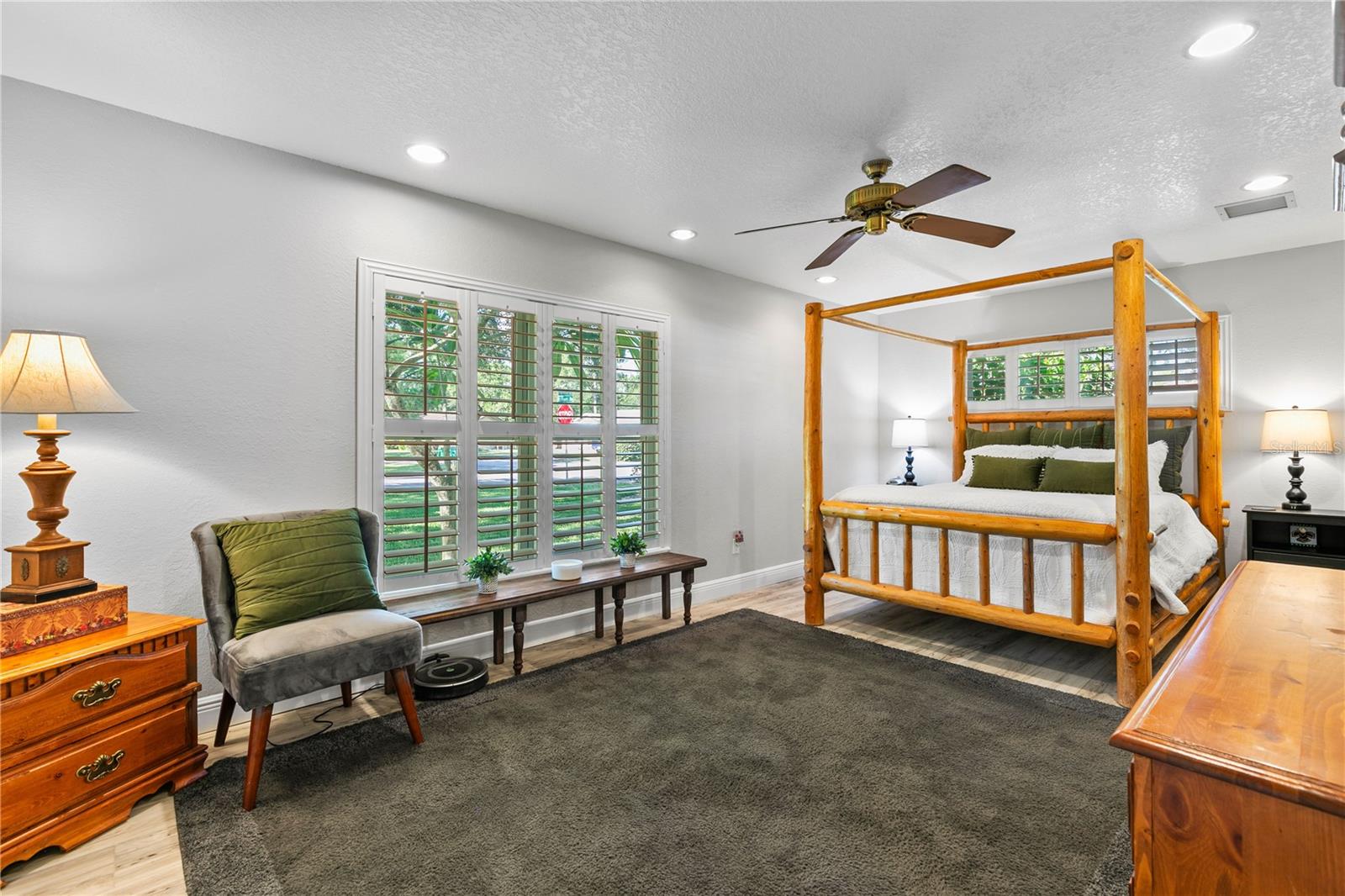 Image 28 of 43 For 4230 Havana Drive