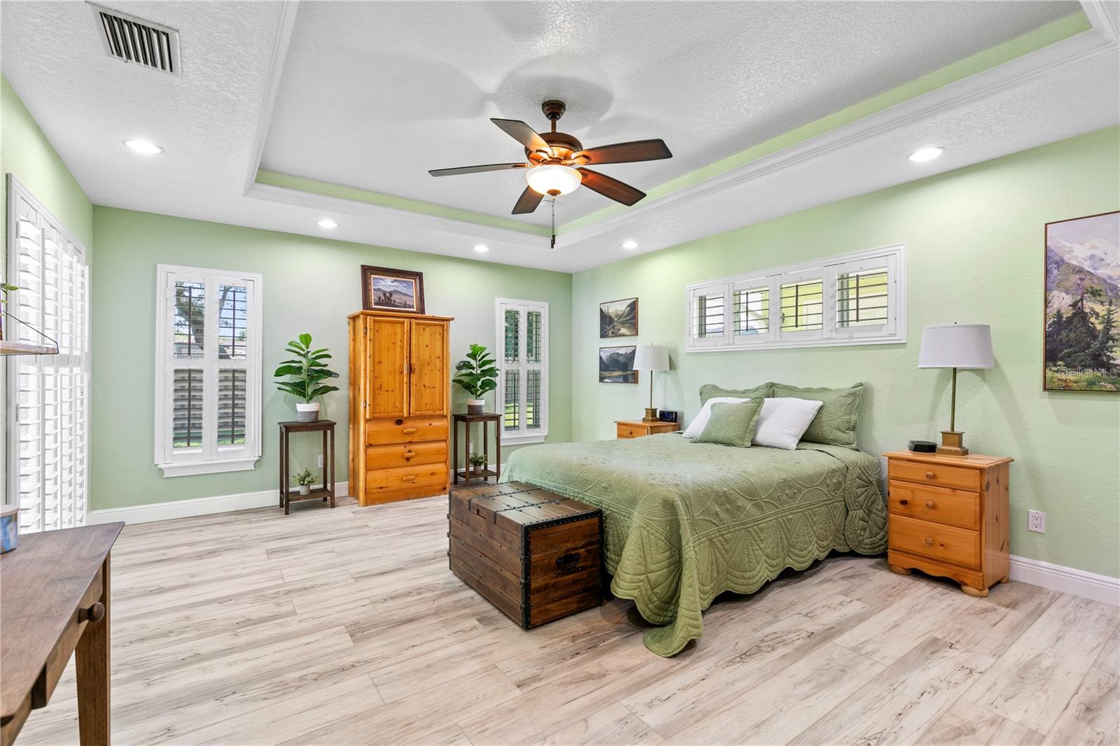 Image 33 of 43 For 4230 Havana Drive