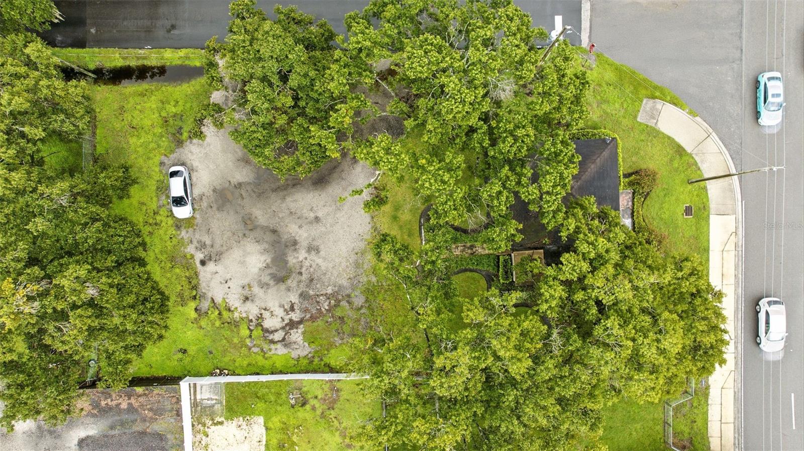 Image 11 of 11 For 10418 Bloomingdale Avenue