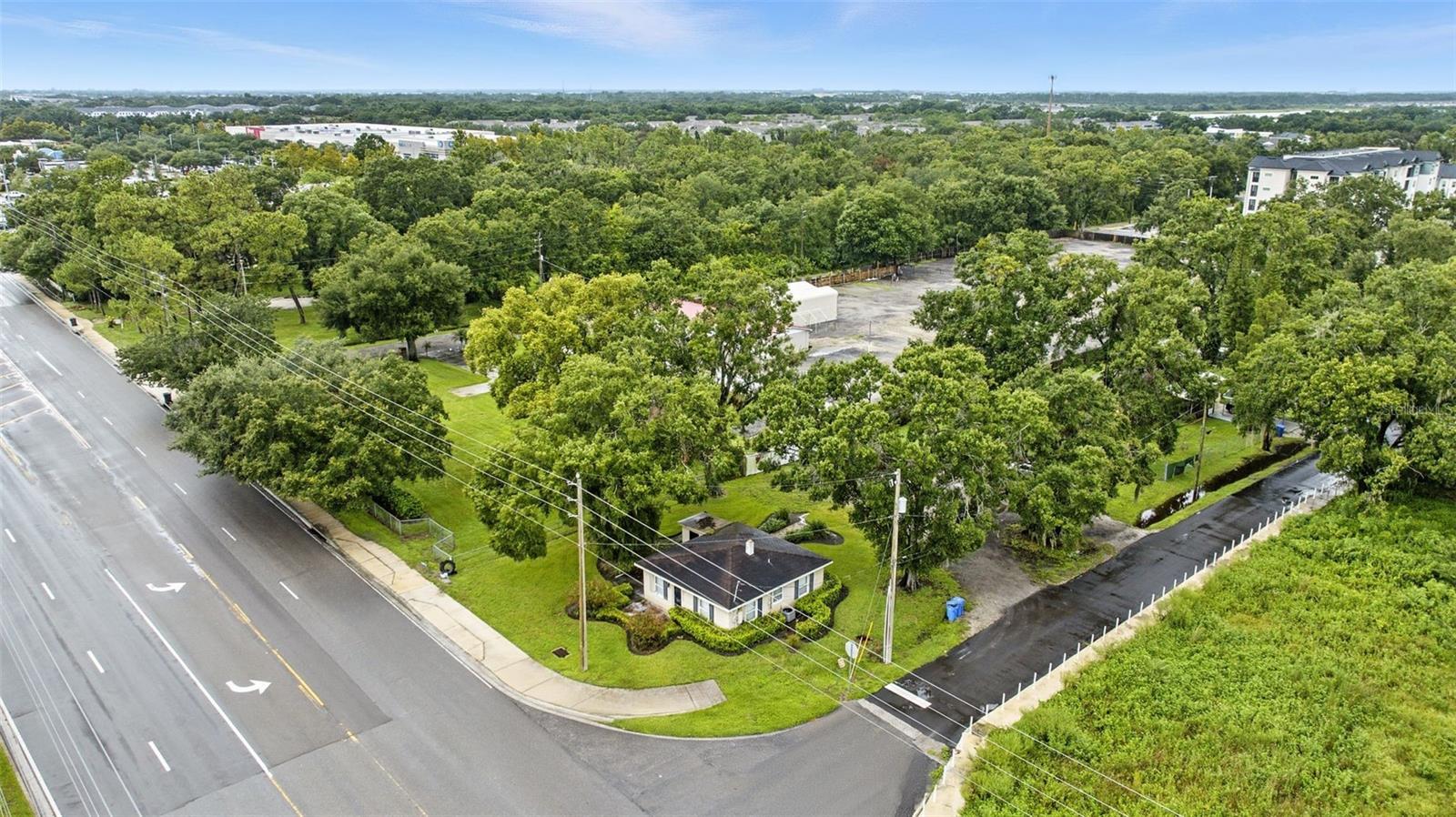 Image 2 of 11 For 10418 Bloomingdale Avenue