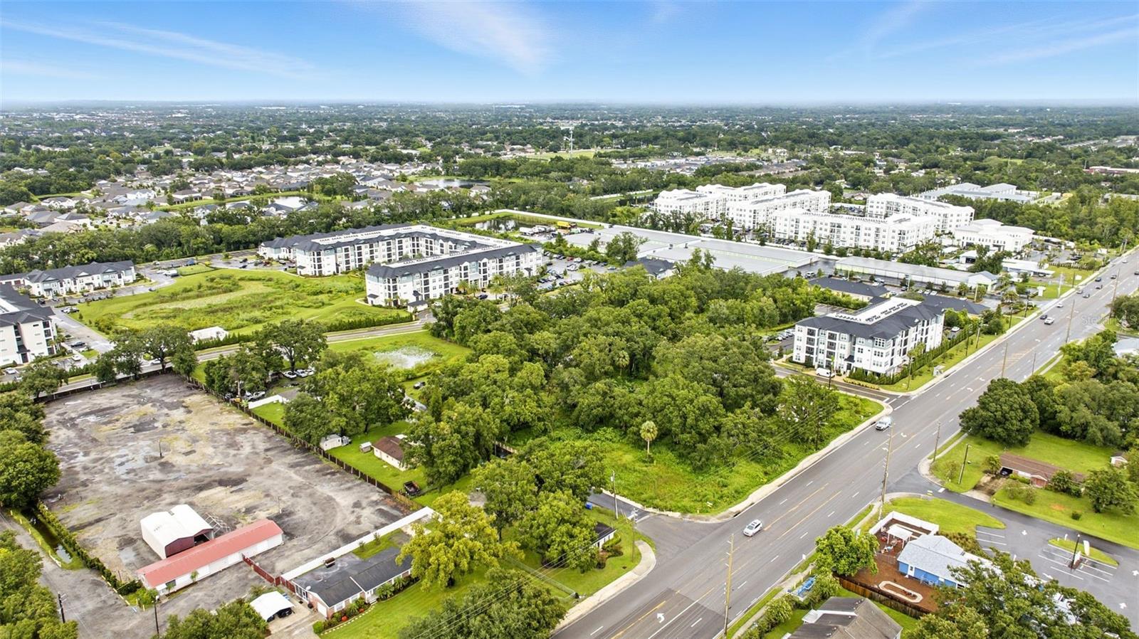 Image 6 of 11 For 10418 Bloomingdale Avenue