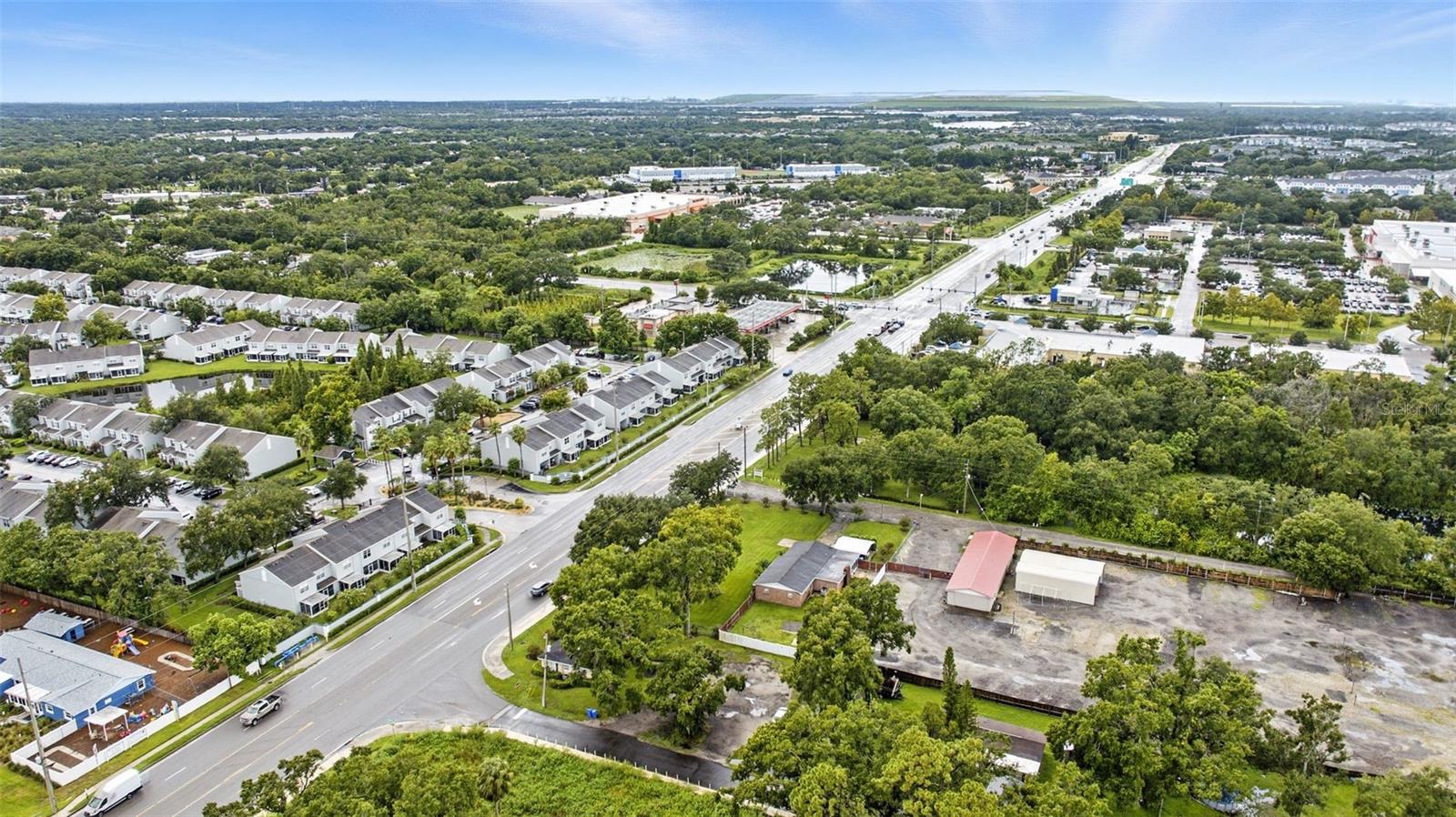 Image 9 of 11 For 10418 Bloomingdale Avenue