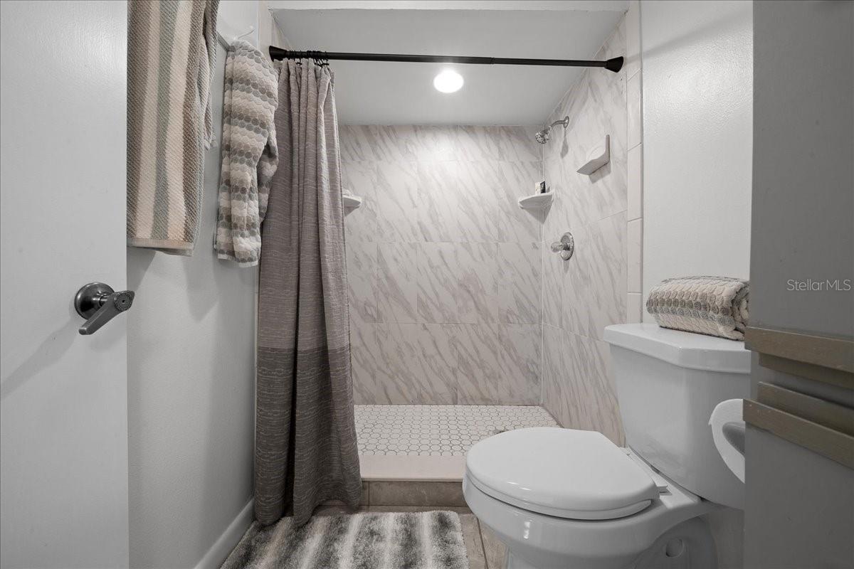 Image 5 of 65 For 2925 Rivers Edge Boulevard 2925