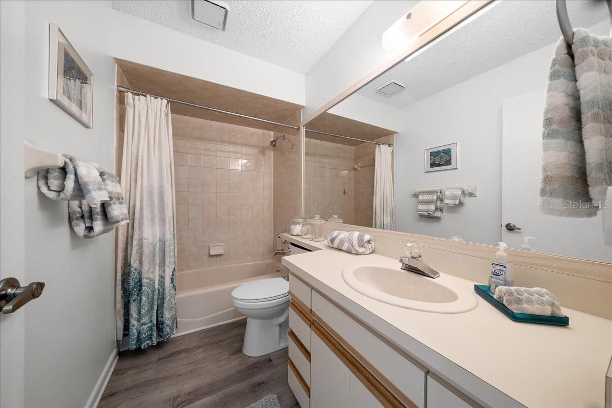 Image 9 of 65 For 2925 Rivers Edge Boulevard 2925