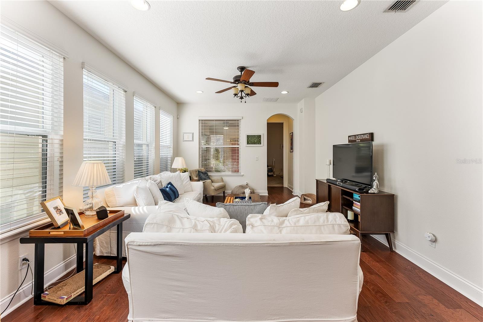 Image 9 of 20 For 13895 Temin Avenue