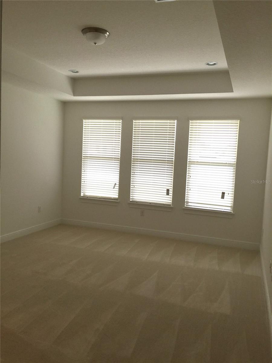 Image 11 of 32 For 10424 Warrick Street