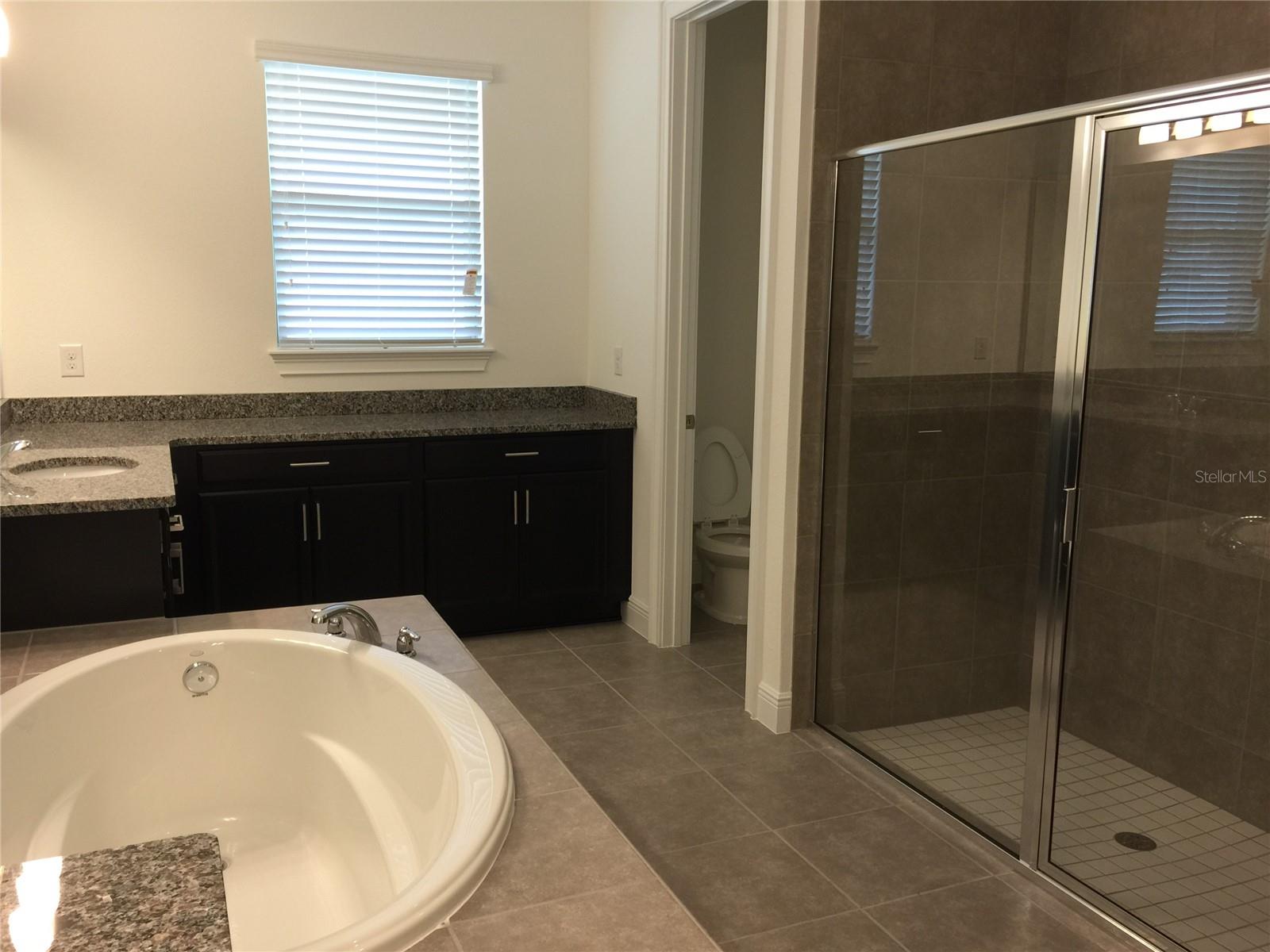 Image 13 of 32 For 10424 Warrick Street