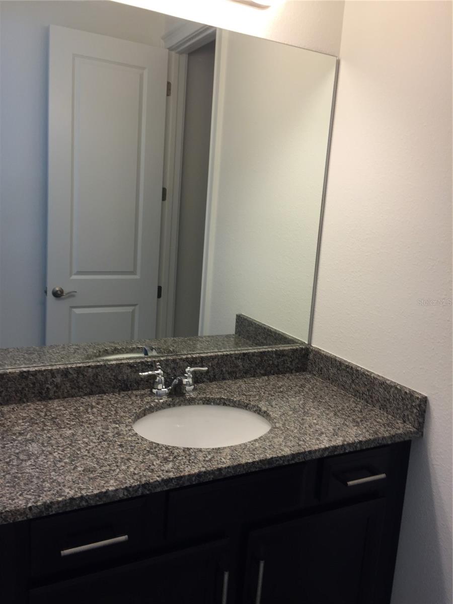 Image 21 of 32 For 10424 Warrick Street