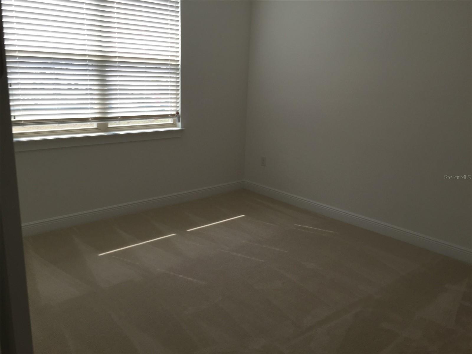 Image 23 of 32 For 10424 Warrick Street