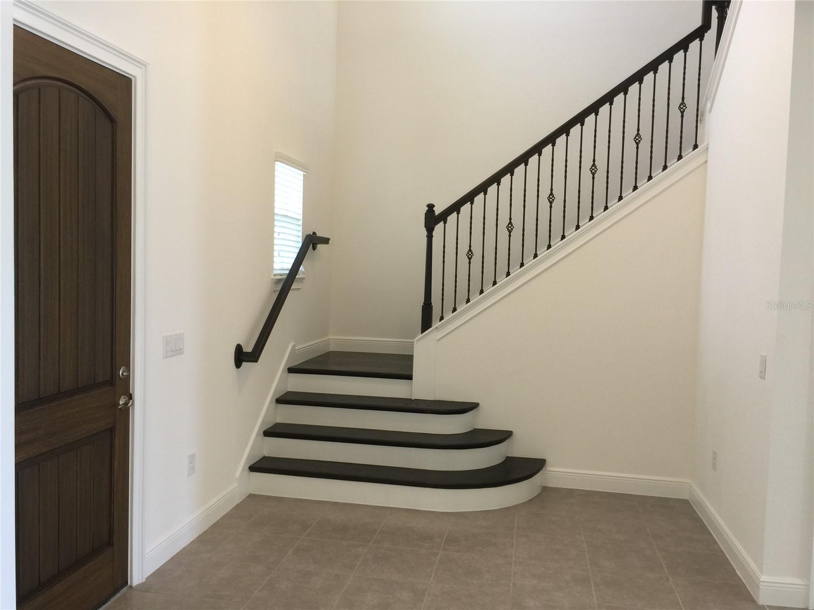 Image 3 of 32 For 10424 Warrick Street