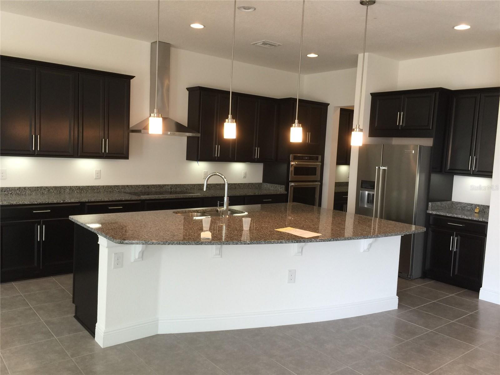 Image 6 of 32 For 10424 Warrick Street