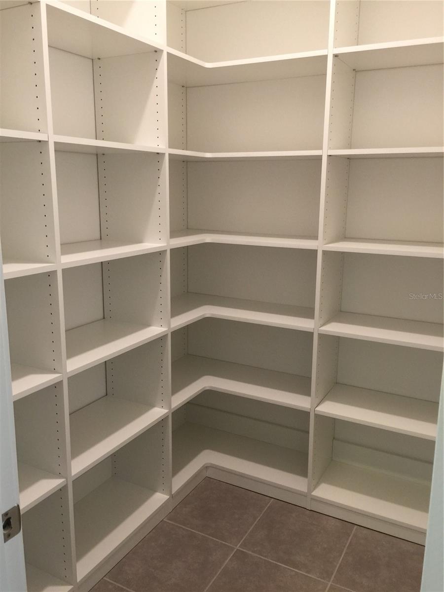 Image 7 of 32 For 10424 Warrick Street