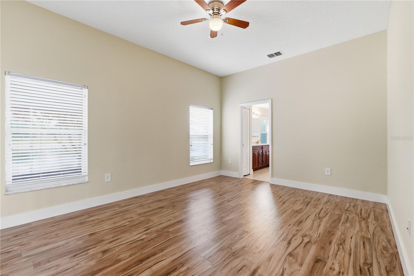 Image 13 of 38 For 4207 Andover Cay Boulevard