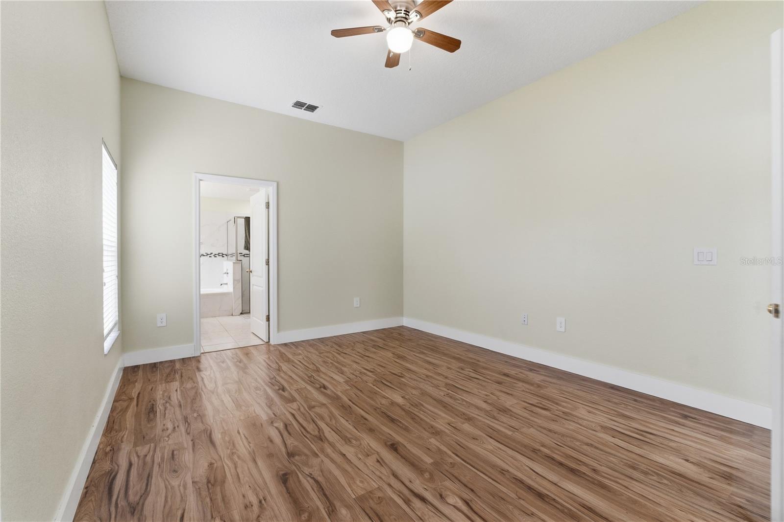 Image 14 of 38 For 4207 Andover Cay Boulevard