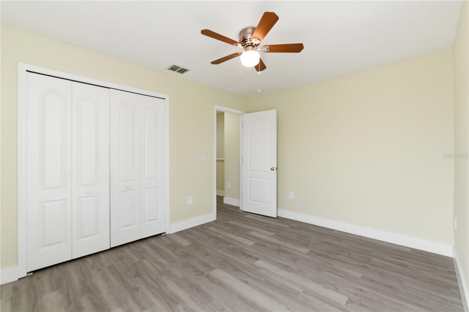 Image 23 of 38 For 4207 Andover Cay Boulevard