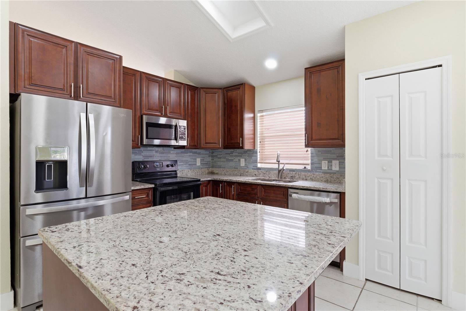 Image 25 of 38 For 4207 Andover Cay Boulevard