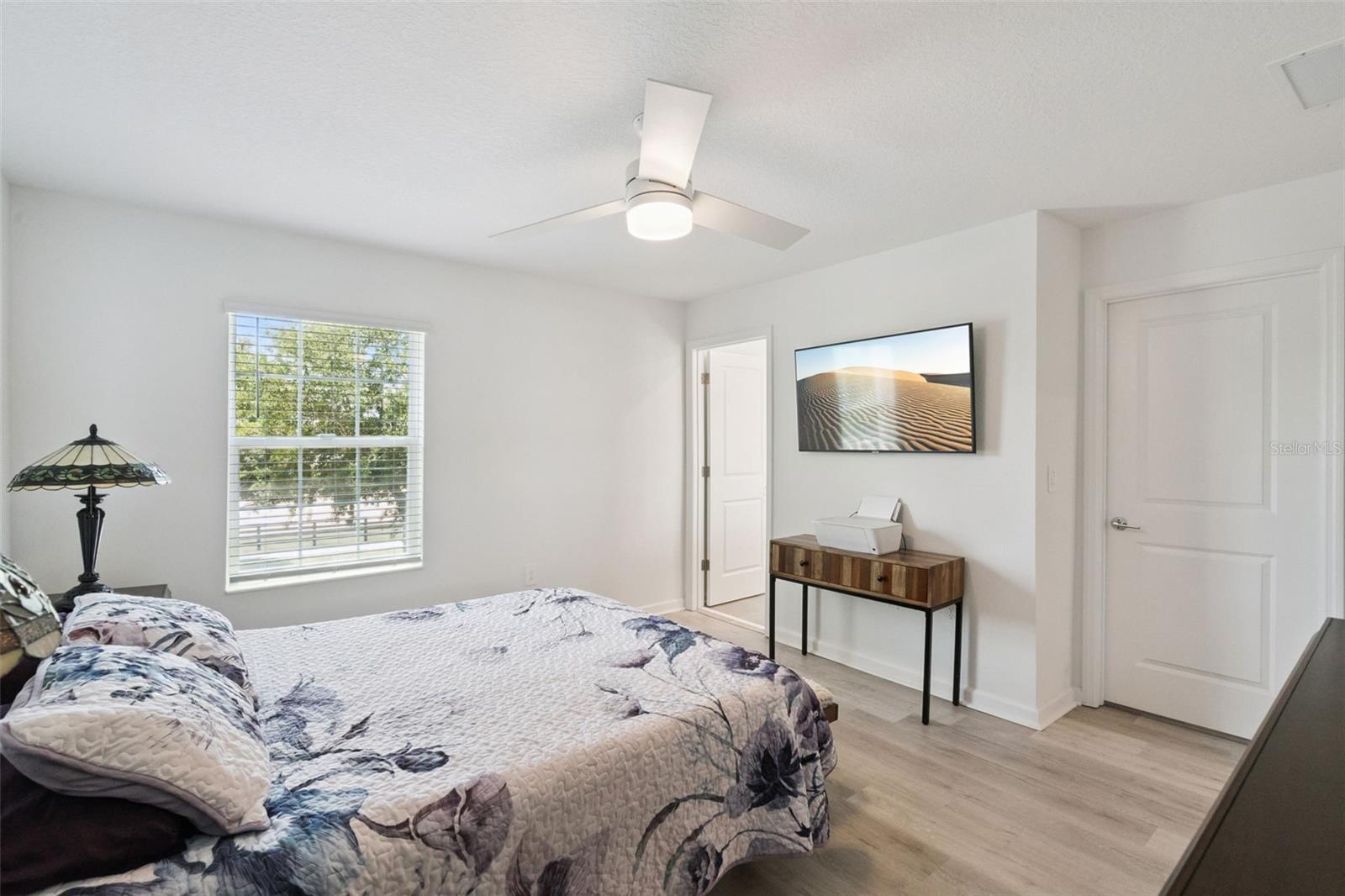 Image 16 of 28 For 15755 Water Spring Boulevard