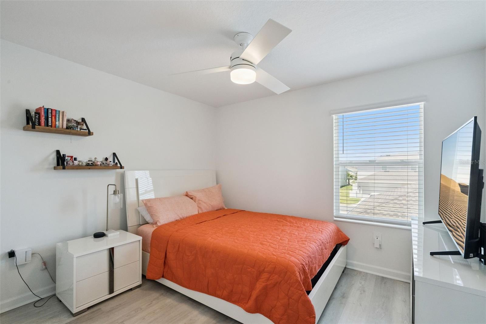 Image 20 of 28 For 15755 Water Spring Boulevard