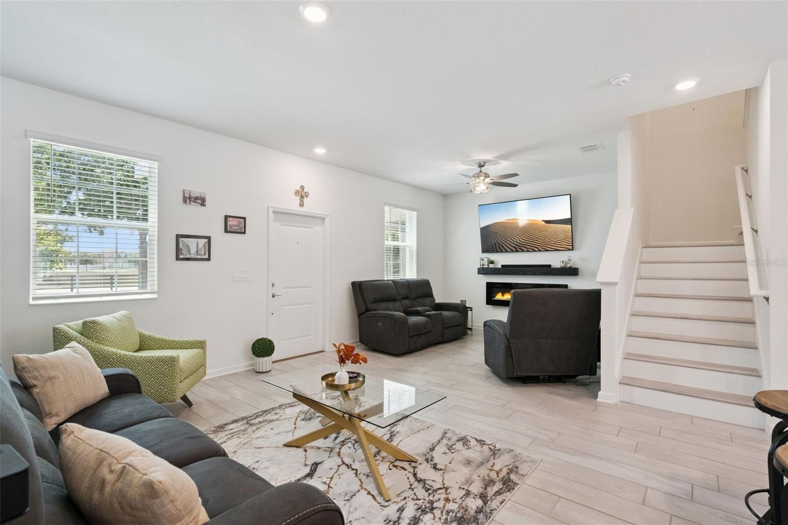 Image 5 of 28 For 15755 Water Spring Boulevard