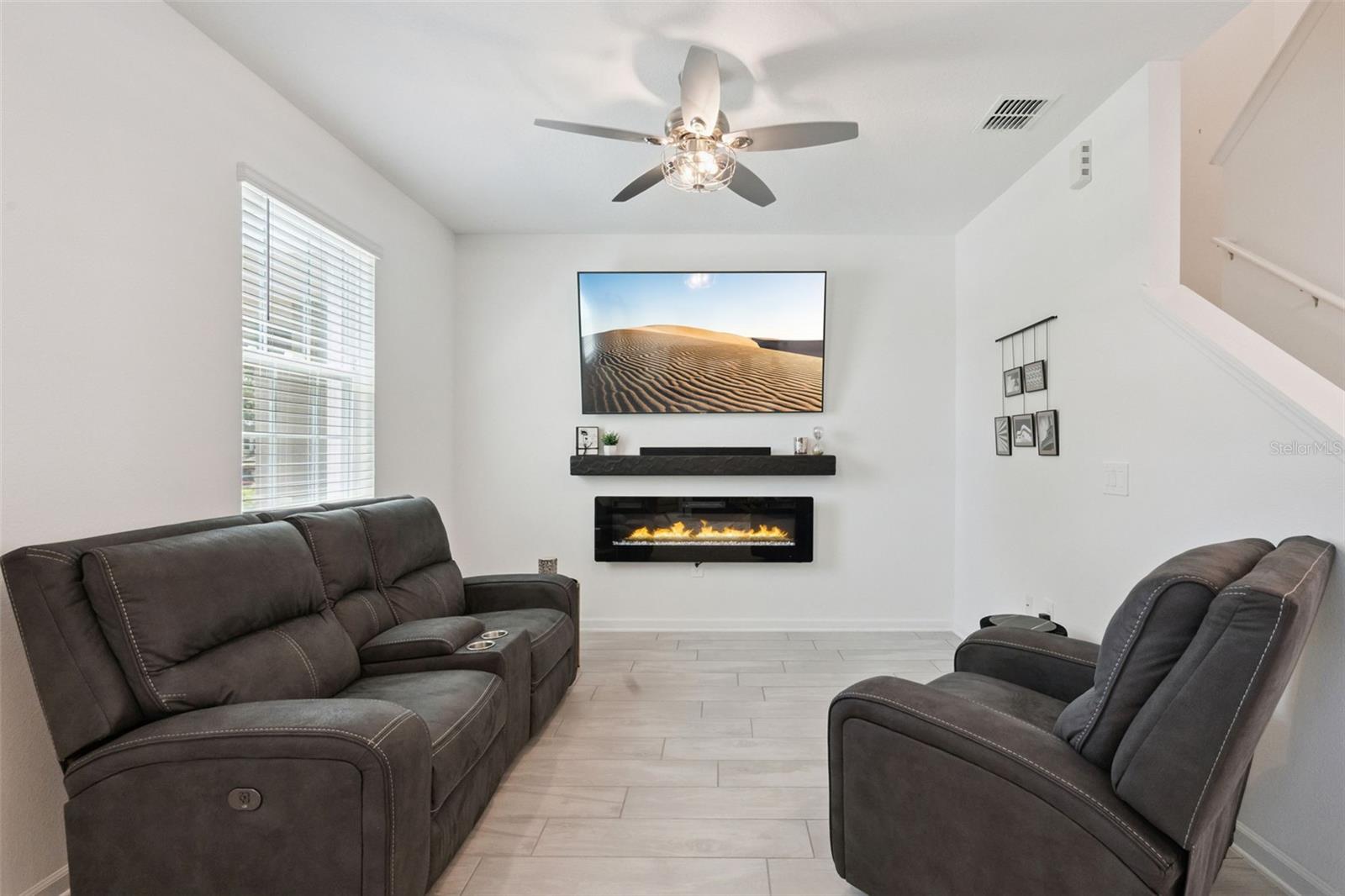 Image 6 of 28 For 15755 Water Spring Boulevard