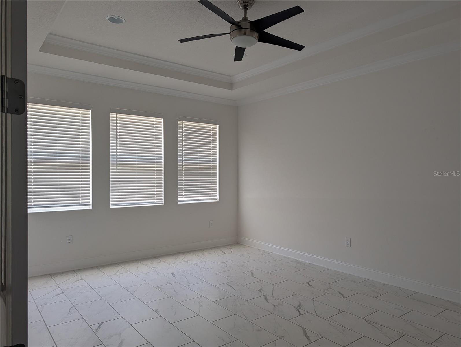 Image 10 of 10 For 703 Hyperion Drive