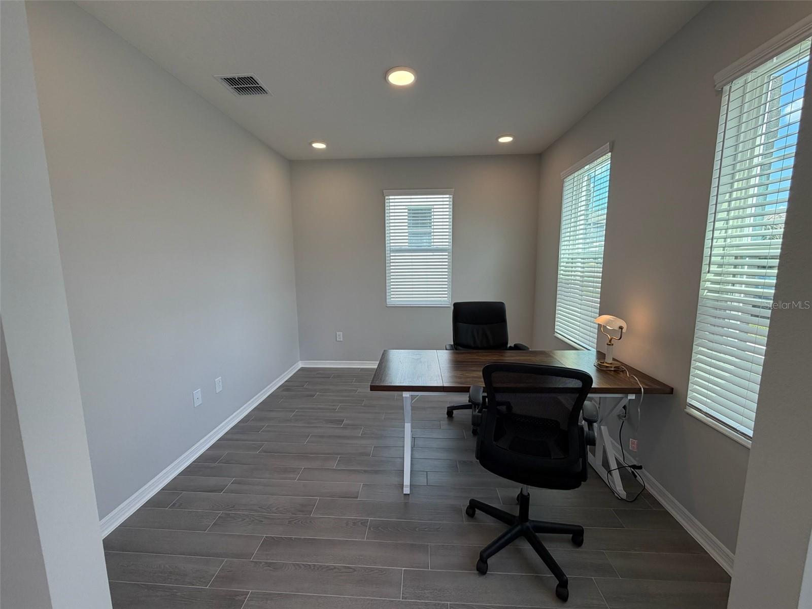 Image 6 of 46 For 15935 Grafton Way