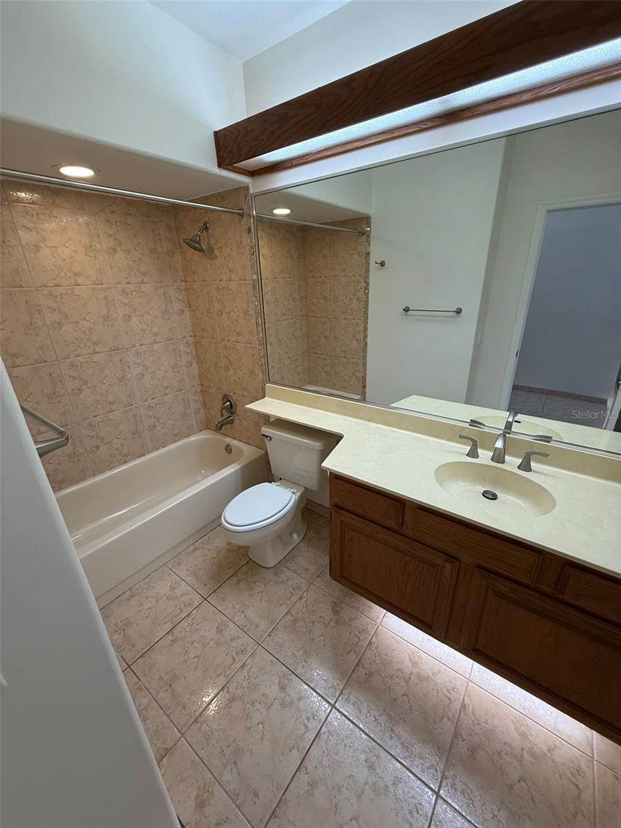 Image 11 of 31 For 505 Via Del Oro Drive 201