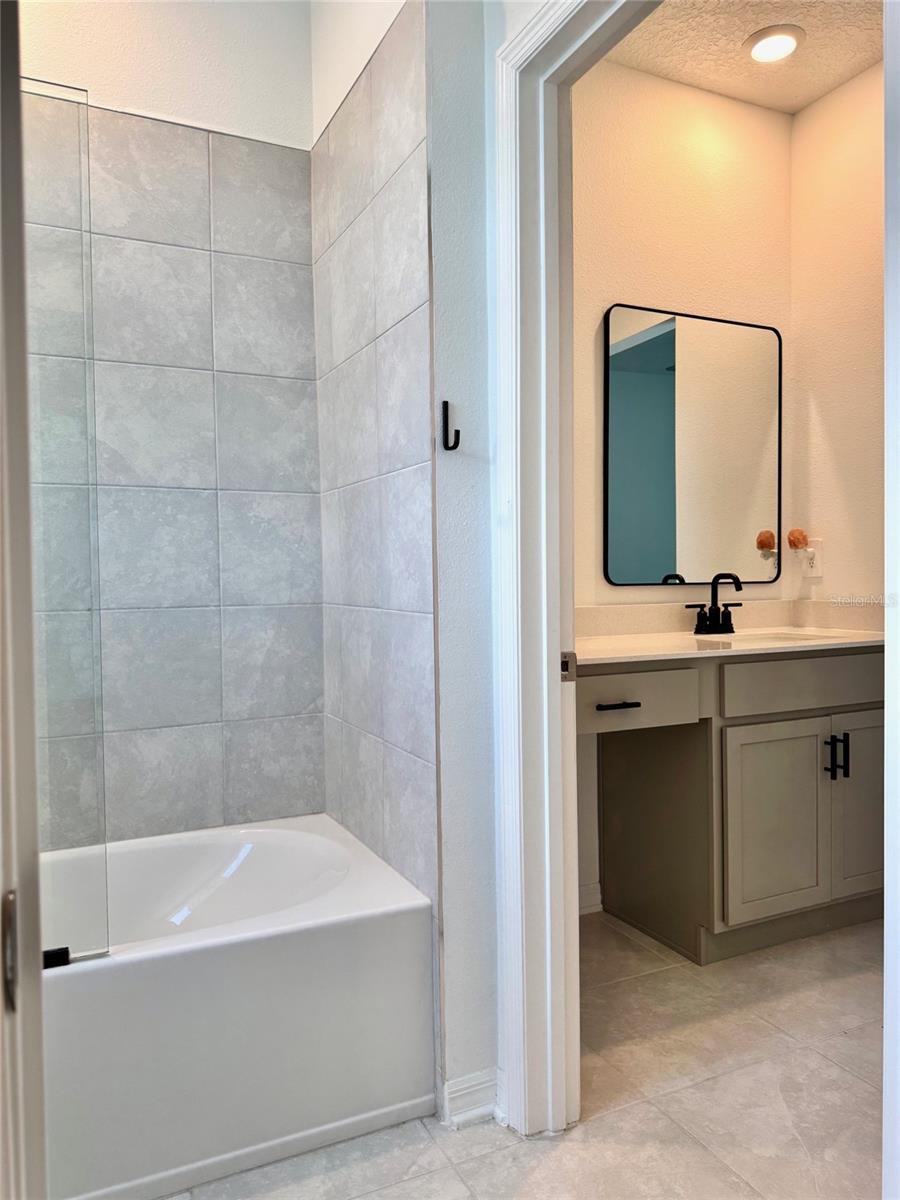 Image 23 of 27 For 4120 Jespersen Street