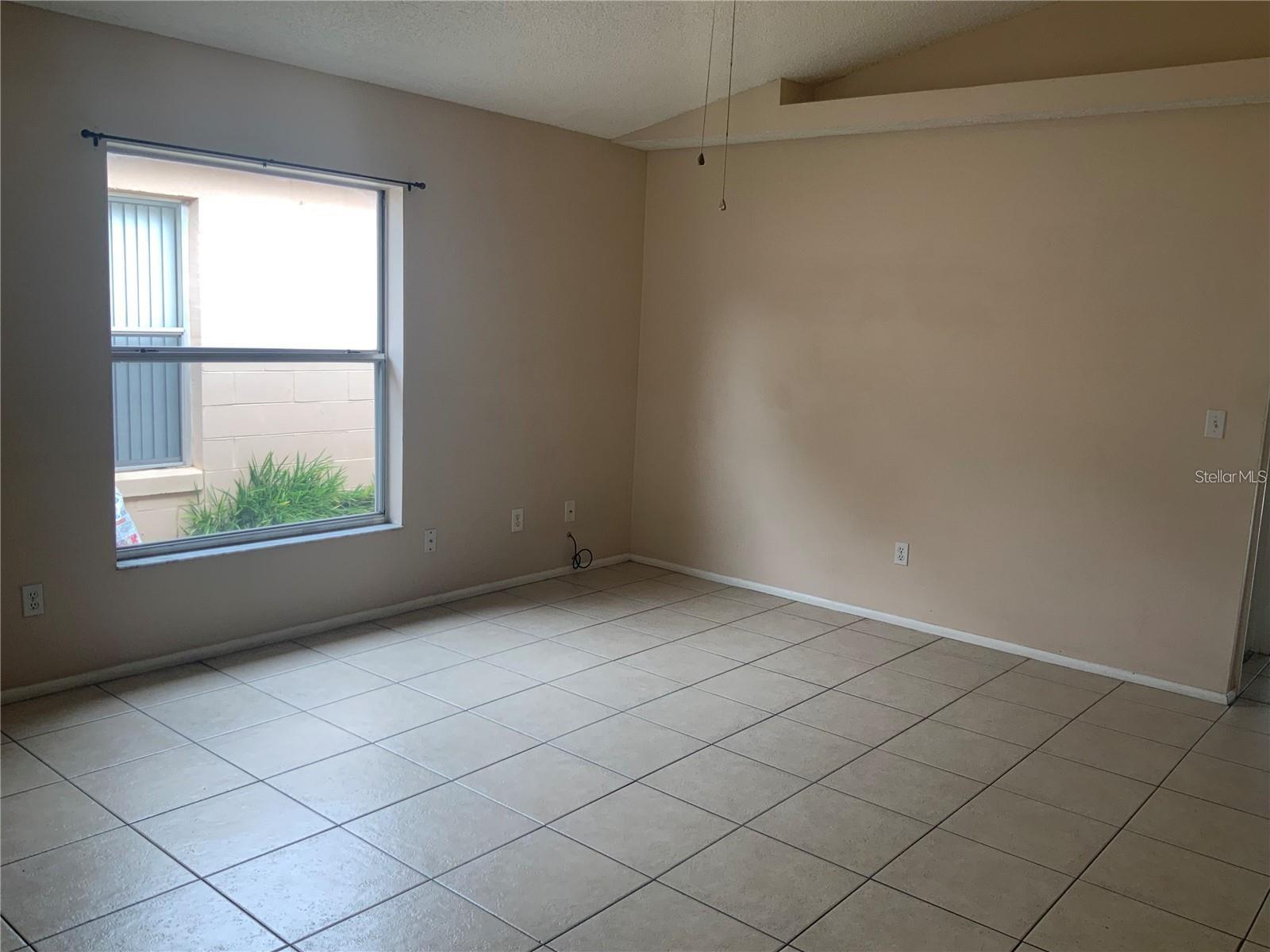 Image 5 of 15 For 1705 Chatham Circle