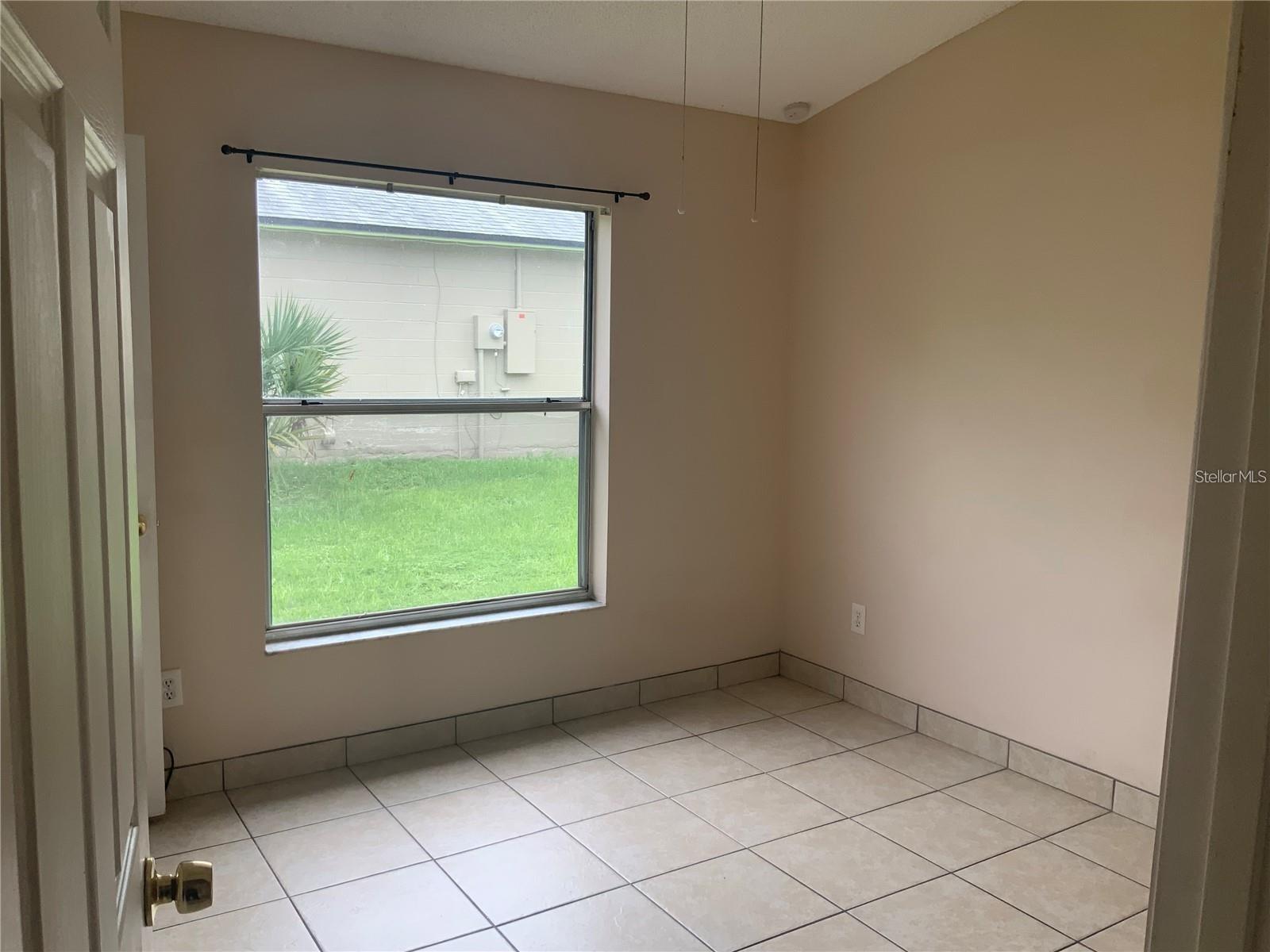 Image 6 of 15 For 1705 Chatham Circle