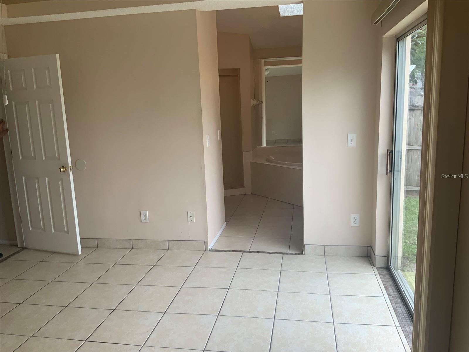 Image 9 of 15 For 1705 Chatham Circle