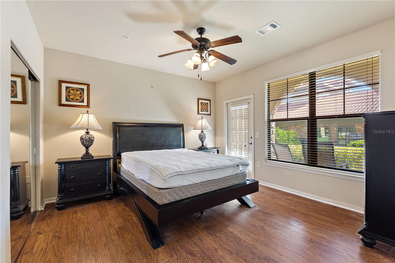 Image 11 of 26 For 904 Charo Parkway 516