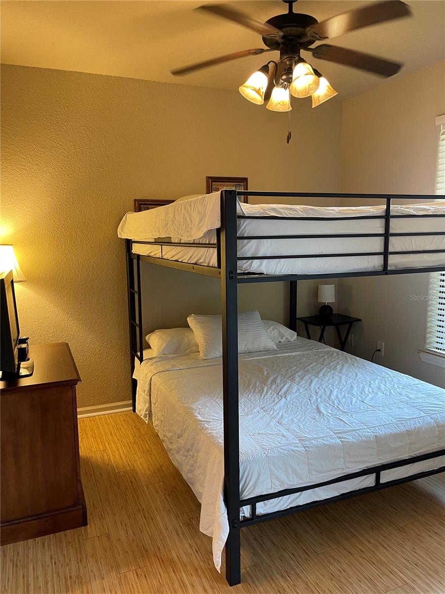 Image 15 of 26 For 904 Charo Parkway 516
