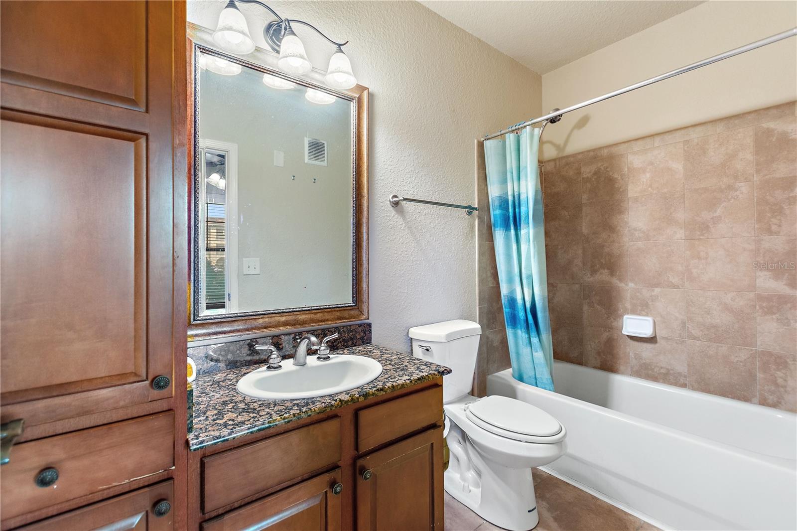 Image 16 of 26 For 904 Charo Parkway 516
