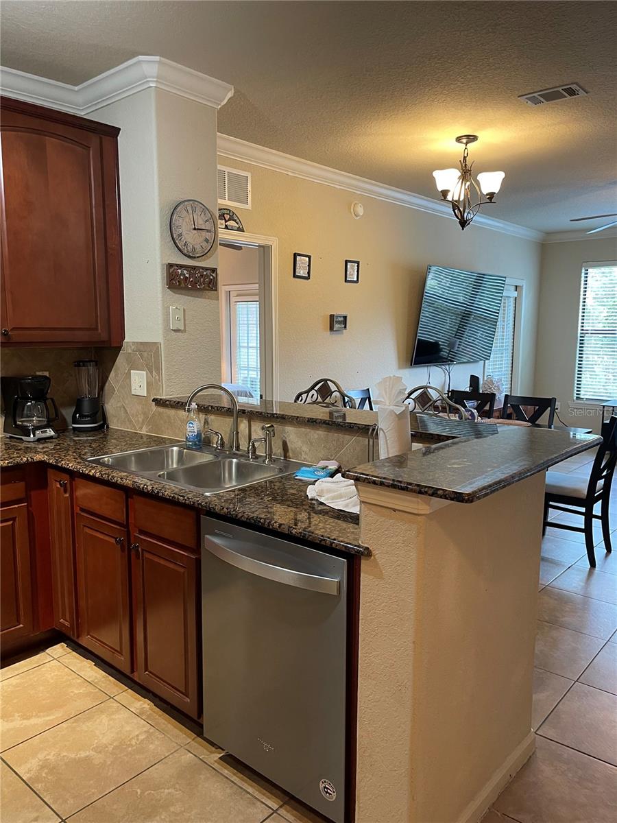 Image 3 of 26 For 904 Charo Parkway 516