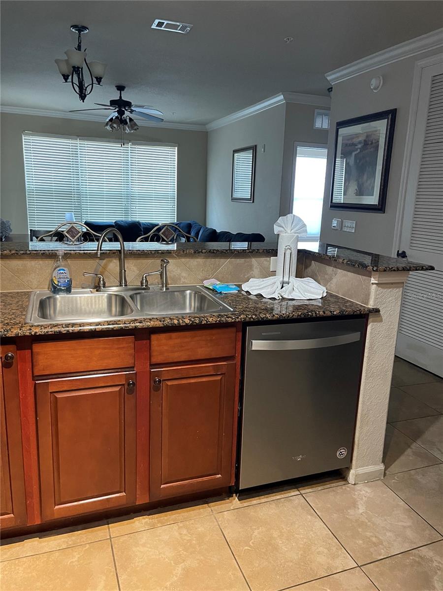 Image 6 of 26 For 904 Charo Parkway 516