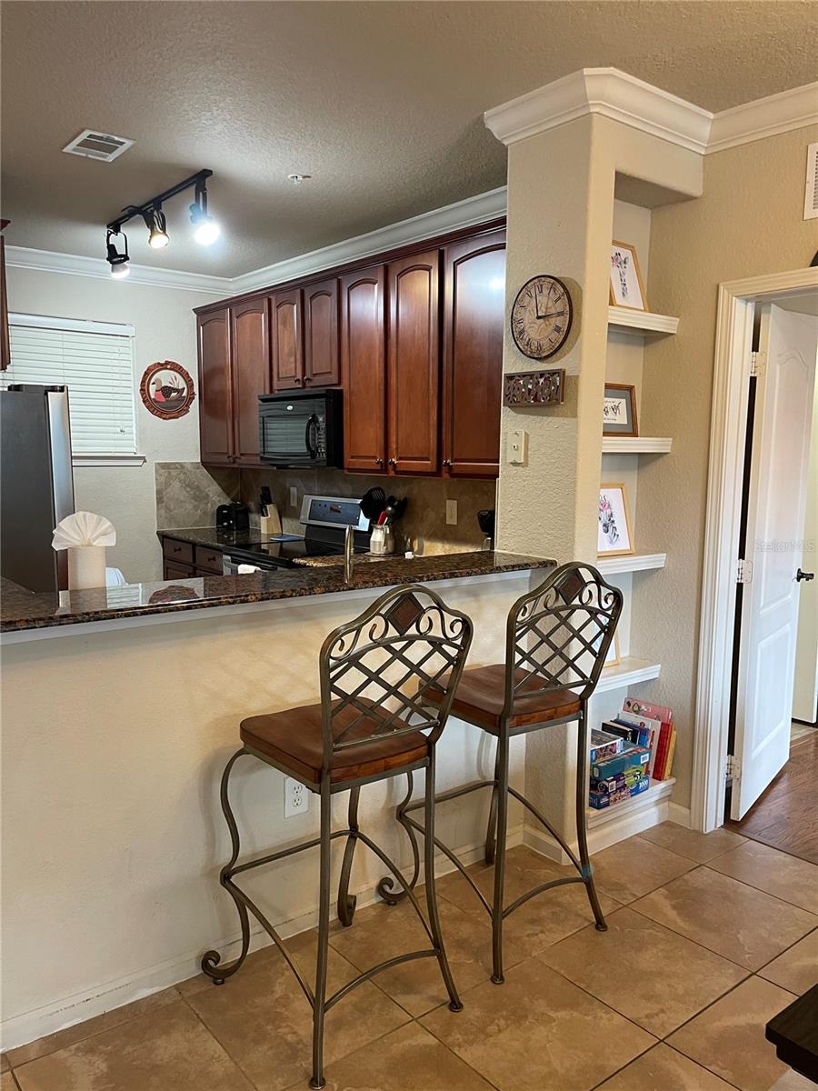Image 9 of 26 For 904 Charo Parkway 516