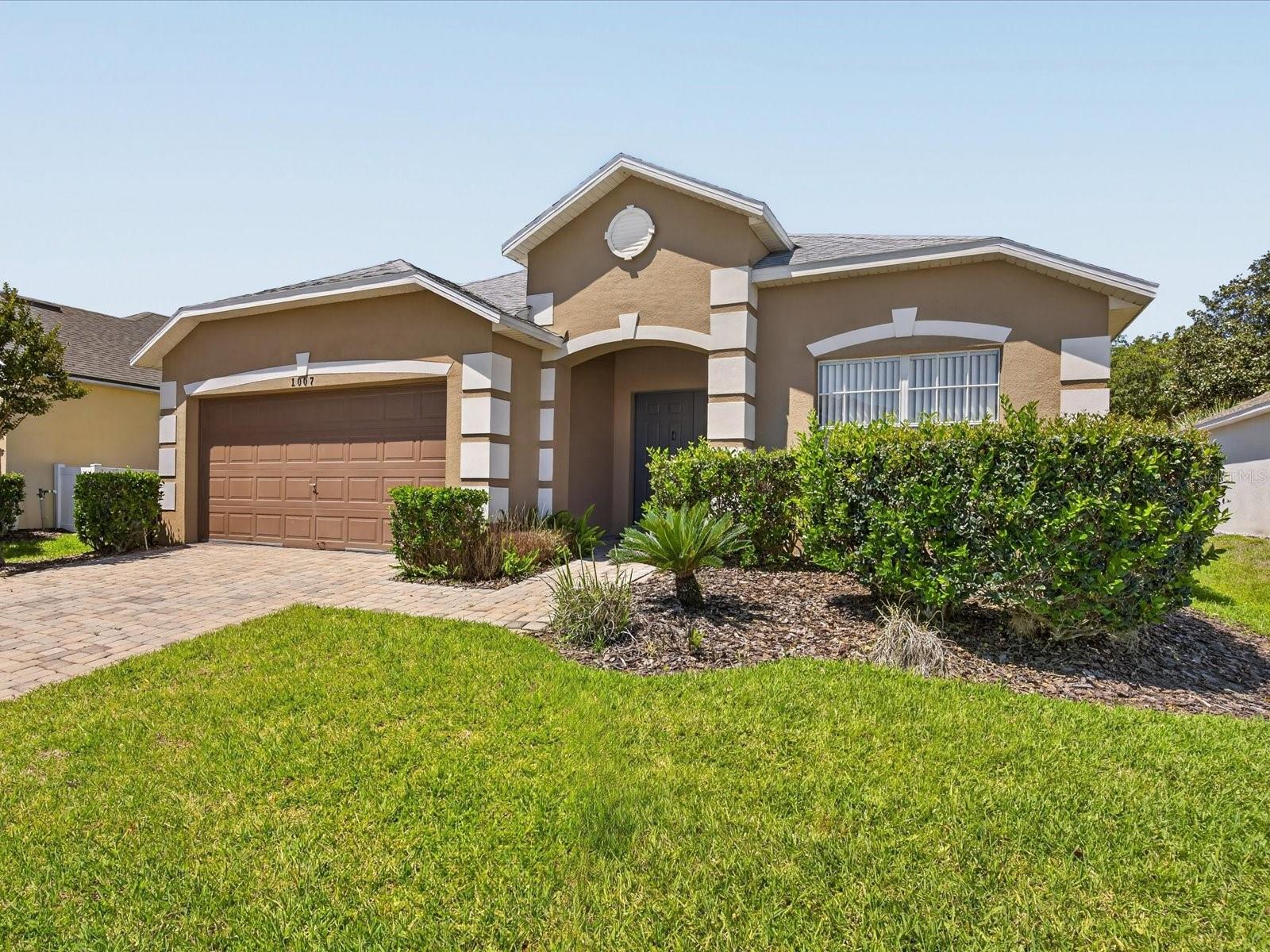 Image 2 of 43 For 1007 Balmoral Drive