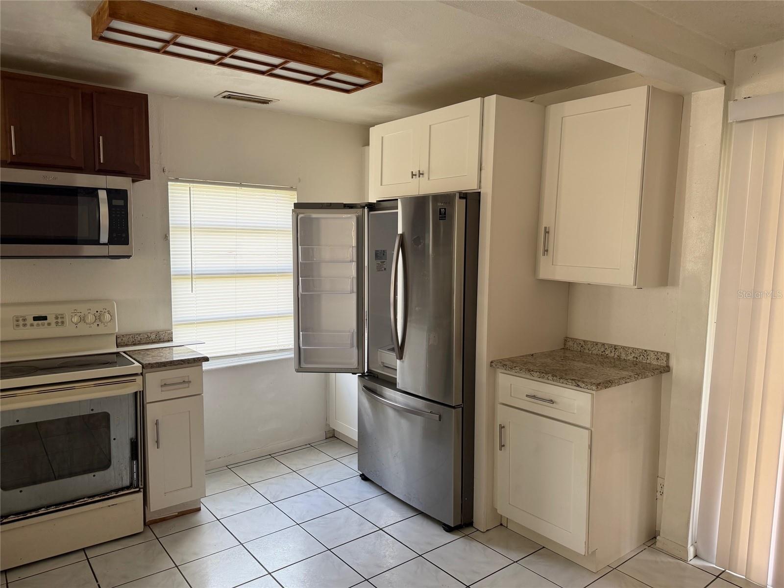 Image 3 of 14 For 636 Park Avenue