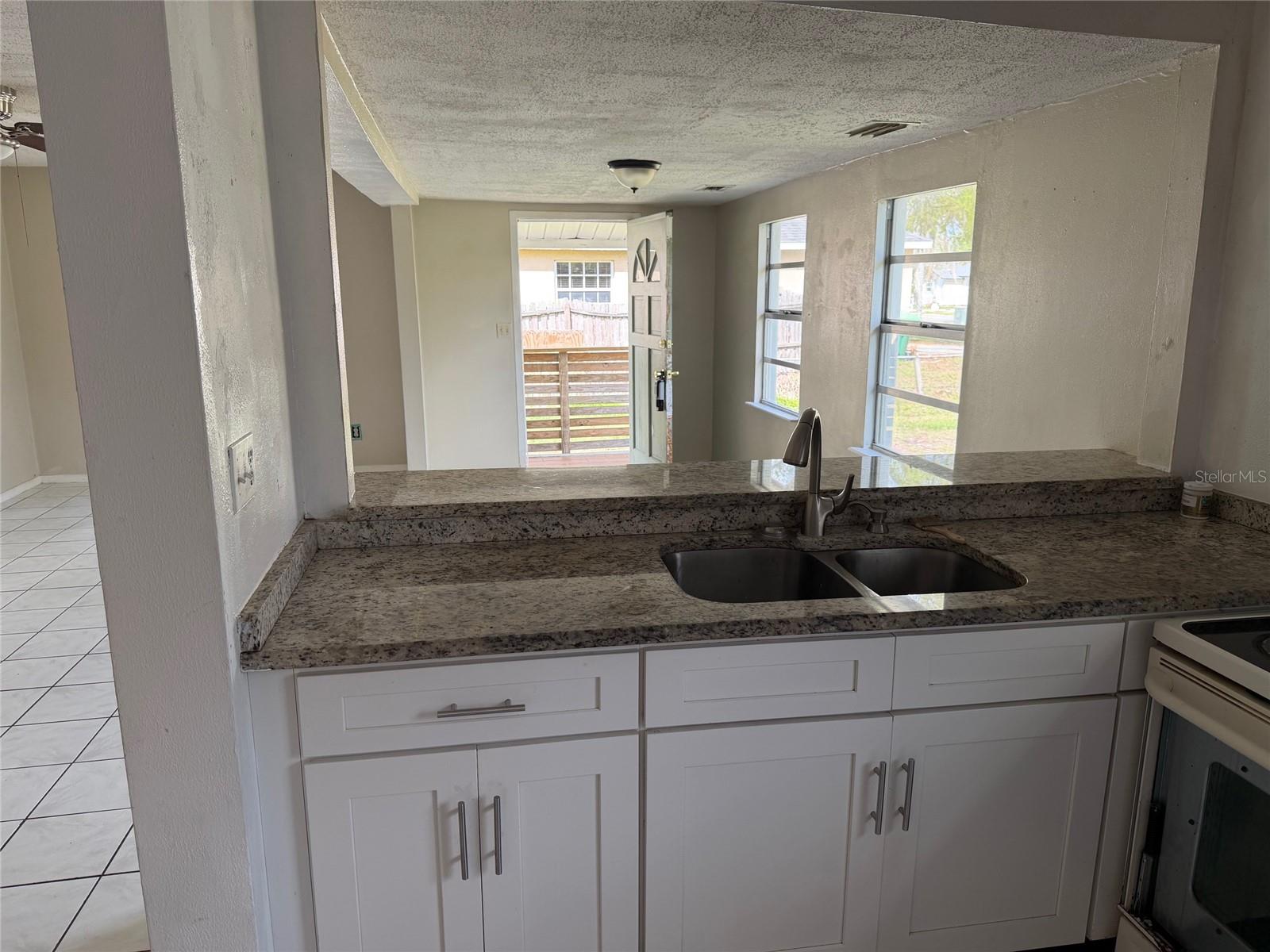 Image 5 of 14 For 636 Park Avenue