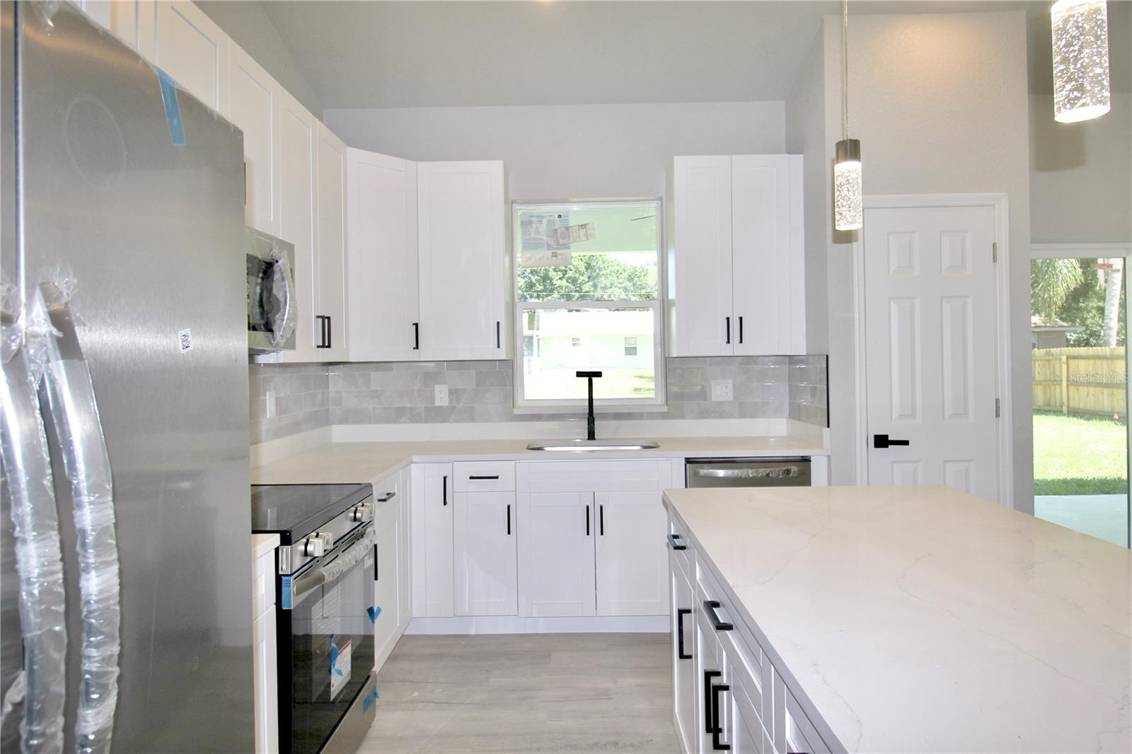 Image 12 of 41 For 4000 Garienda Avenue