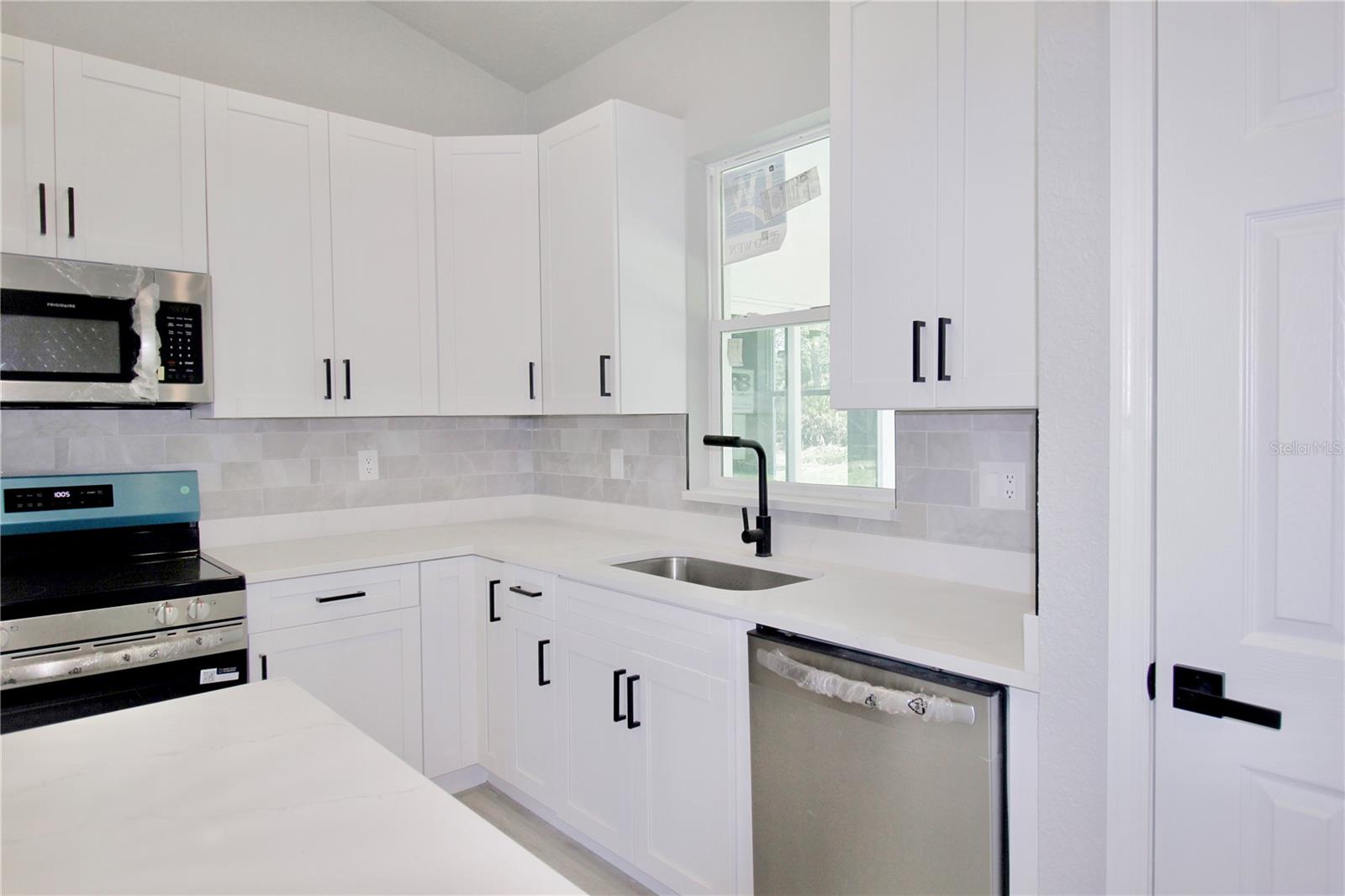 Image 13 of 41 For 4000 Garienda Avenue