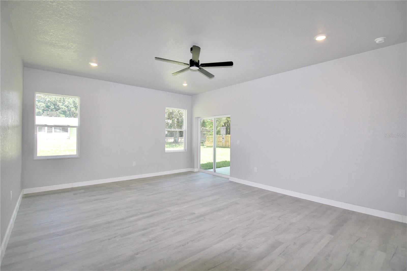 Image 16 of 41 For 4000 Garienda Avenue